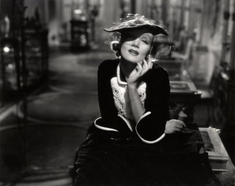 Gorgeous Photos of Marlene Dietrich from the Movie 'Desire (1936)'