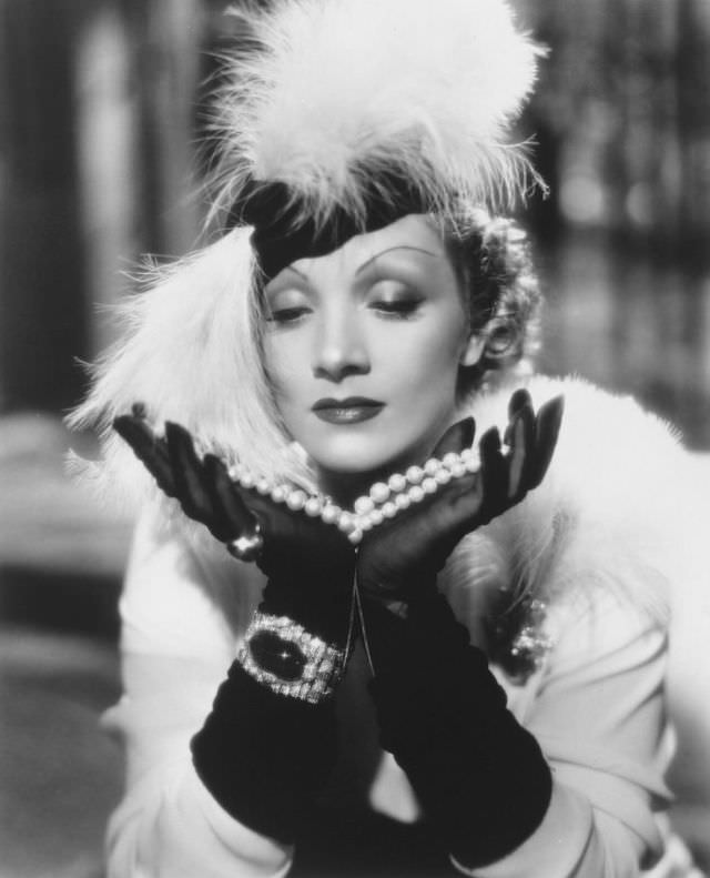 Gorgeous Photos of Marlene Dietrich from the Movie 'Desire (1936)'