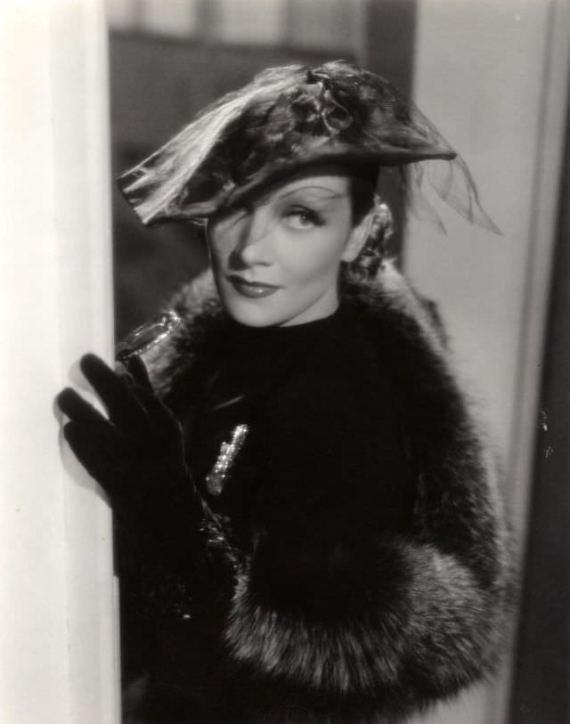 Gorgeous Photos of Marlene Dietrich from the Movie 'Desire (1936)'