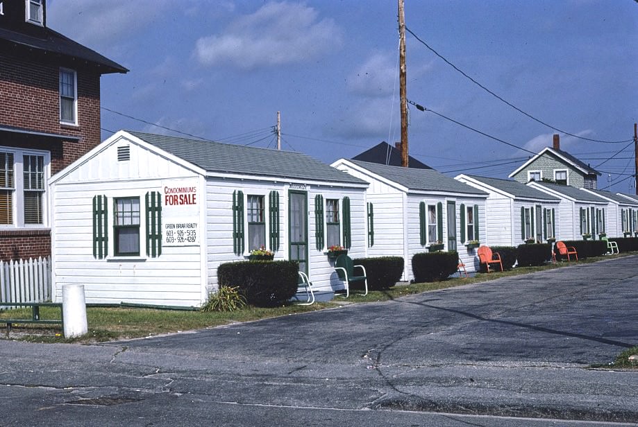 Seven Gables Motel, Hampton Beach, New Hampshire, 1985
