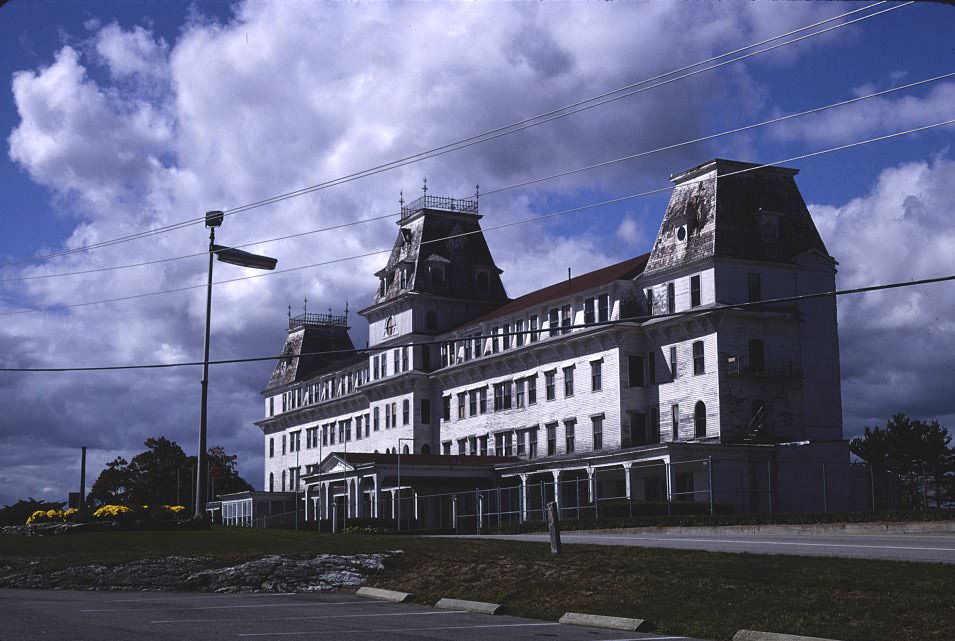 Wentworth By-The-Sea, New Castle, New Hampshire, 1998