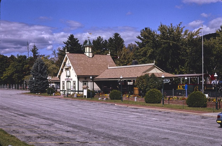 Clark's Trading Post, North Woodstock, New Hampshire, 1998