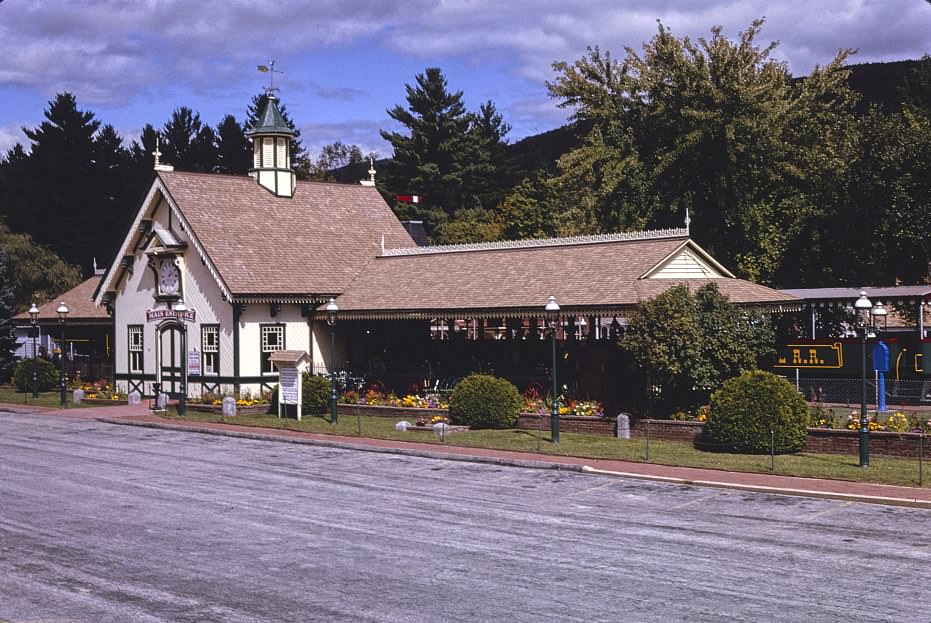 Clark's Trading Post, North Woodstock, New Hampshire, 1991