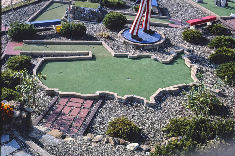 Salute to the USA mini golf, USA map, Lake Winnipesaukee Pier, Weirs Beach, New Hampshire, 1981