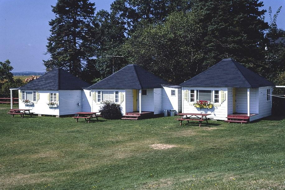 White Gables Motor Court, Hampton Beach, New Hampshire, 1984