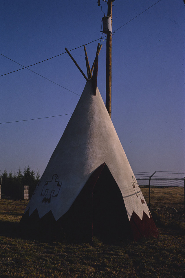 Teepee, Alta's Cactus Cave Gift Shop since 1944, Route 70, Roswell, New Mexico, 1991