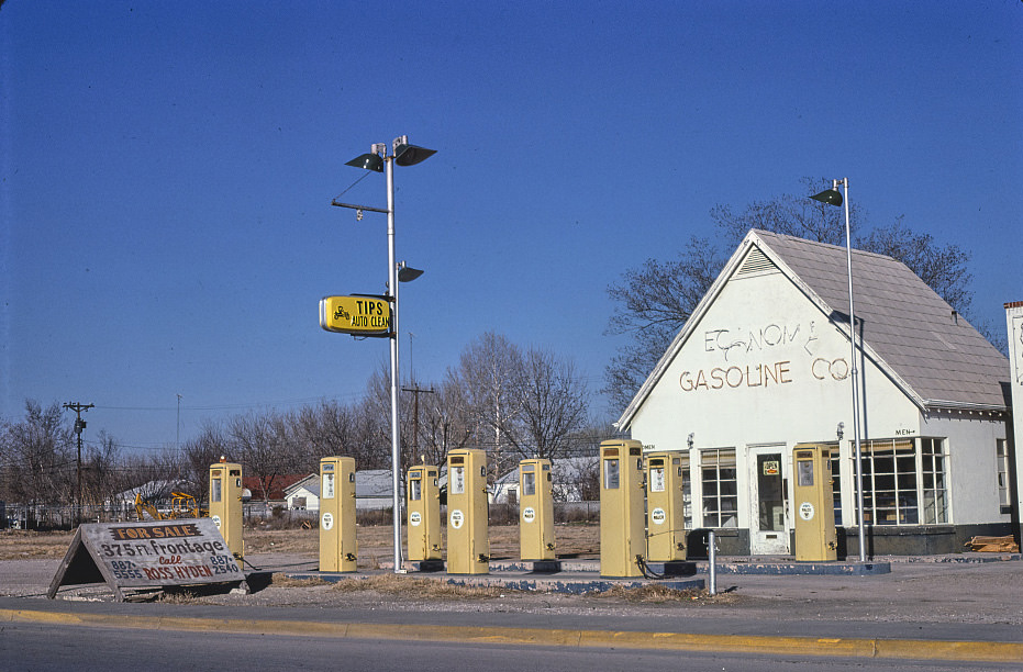 Economy Gasoline Co., Carlsbad, New Mexico, 1982