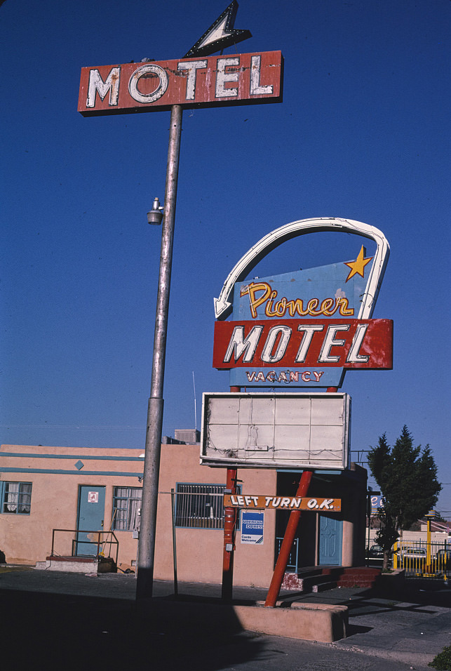 Pioneer Motel sign, Albuquerque, New Mexico, 1998