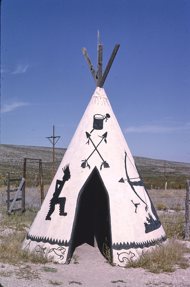 Apache Canyon Trading Post, teepee, Routes 62 & 180, Whites City, New Mexico, 1993