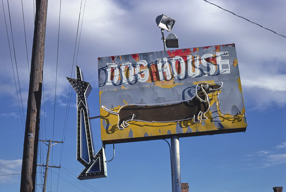 Dog house sign, Albuquerque, New Mexico, 1982