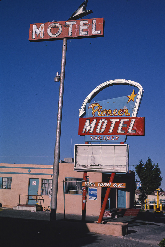 Pioneer Motel sign, Albuquerque, New Mexico, 1991