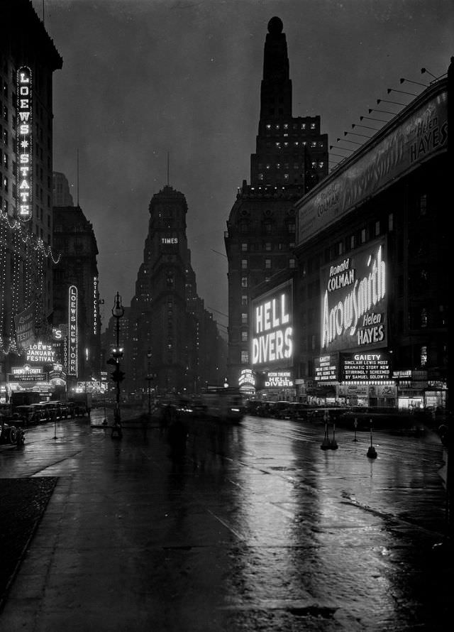 Times Square at dusk, looking south from 47th Street, New York City, January 6, 1932