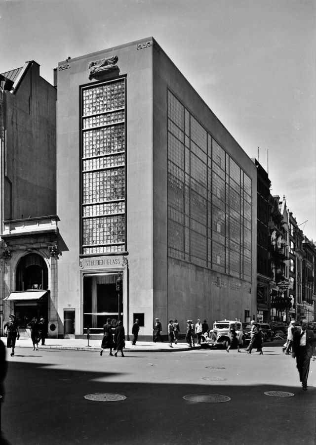 Steuben Glass, business at 718 5th Ave., New York City. Exterior, general view, September 1937