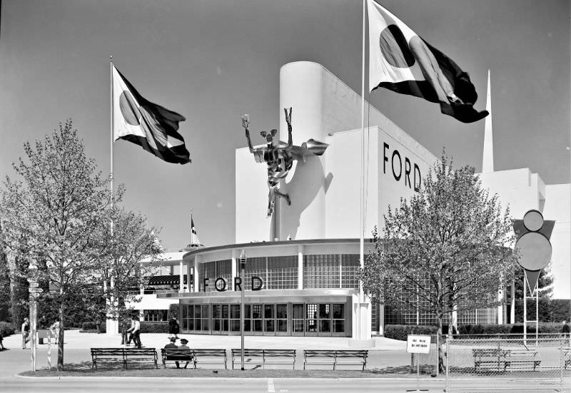 Entrance to the Ford Motor Building at World's Fair, New York City, May 12, 1939