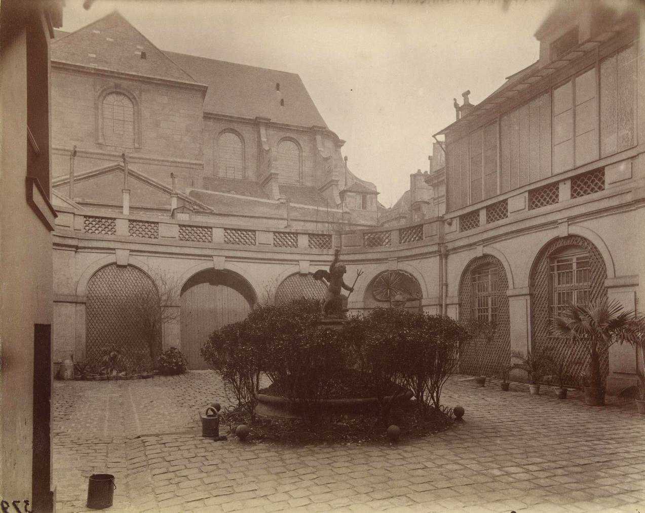 Courtyard of the Hotel d'Ambrun on the Quai de Bethune, Paris, 1890