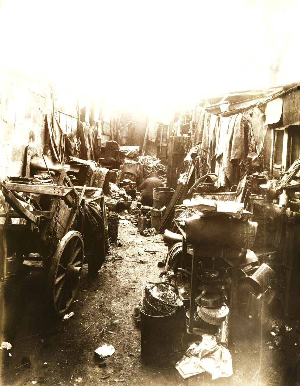 Junkyard, 1913