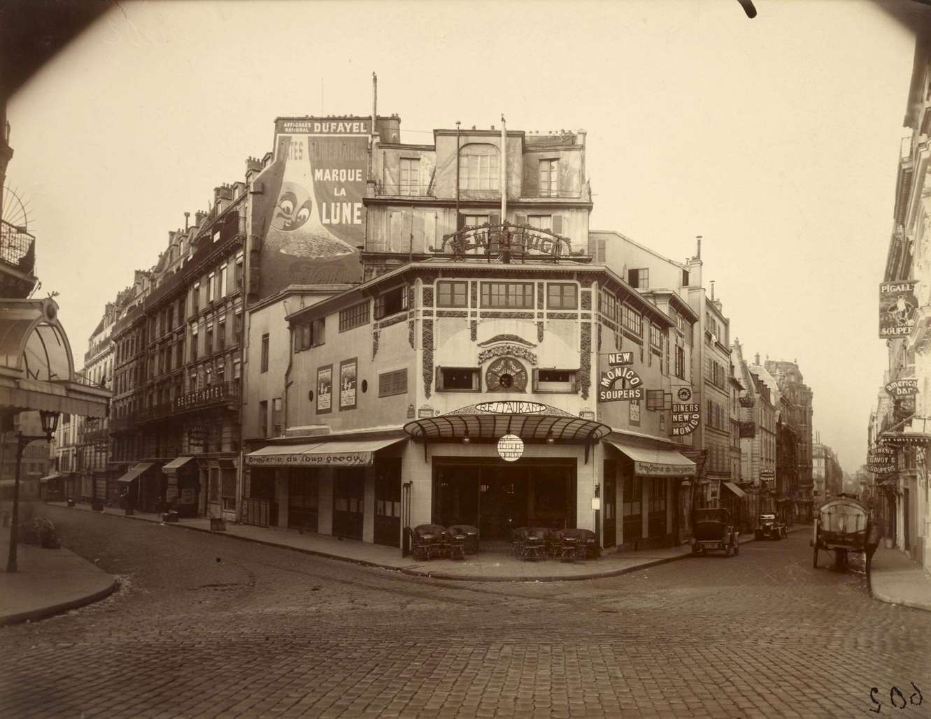 Place Pigalle, 1925
