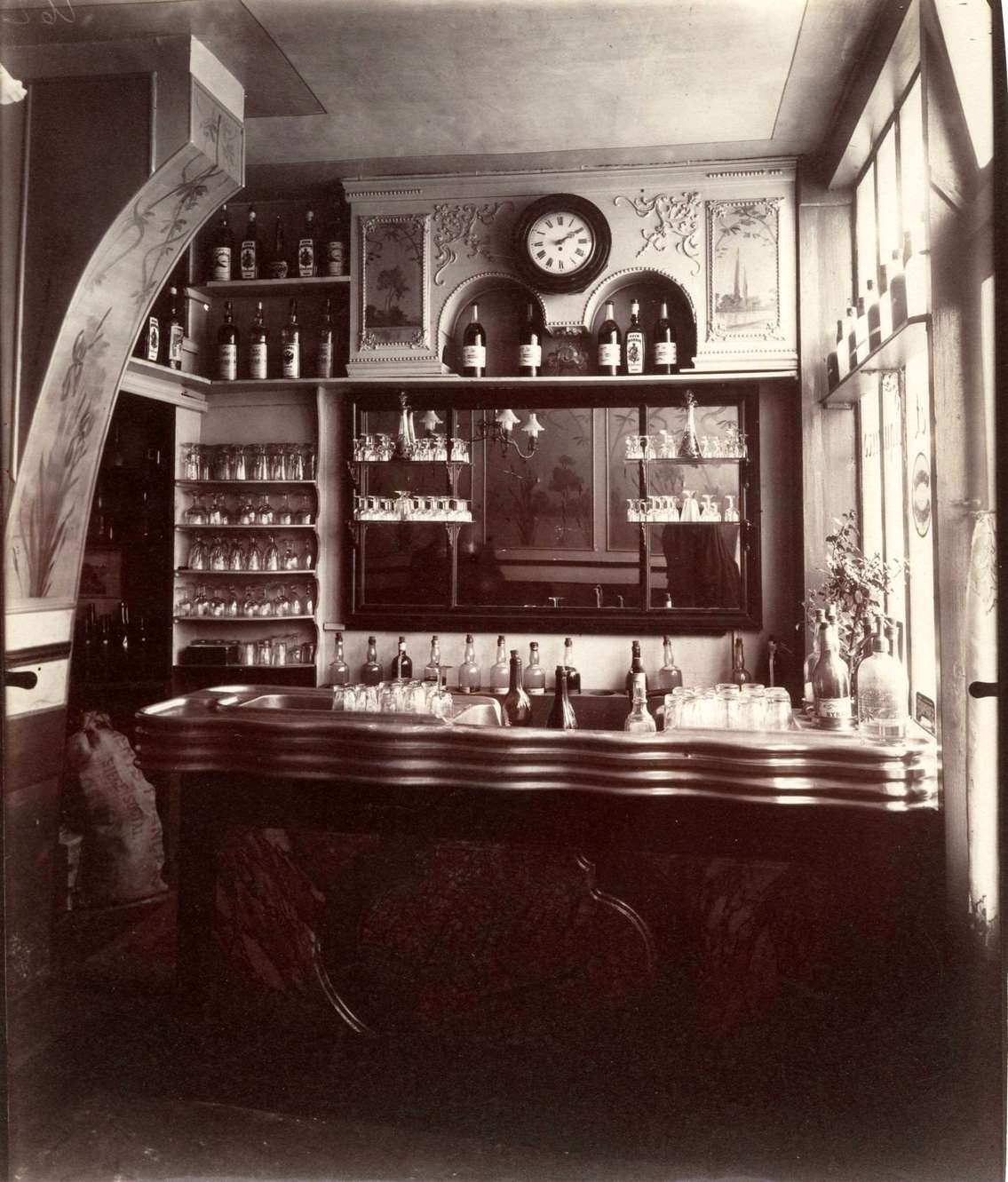 Marchand de Vin, Rue Boyer, Paris, 1910