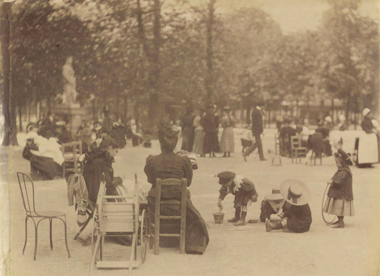 Women and Children in the Luxembourg Gardens, 1898