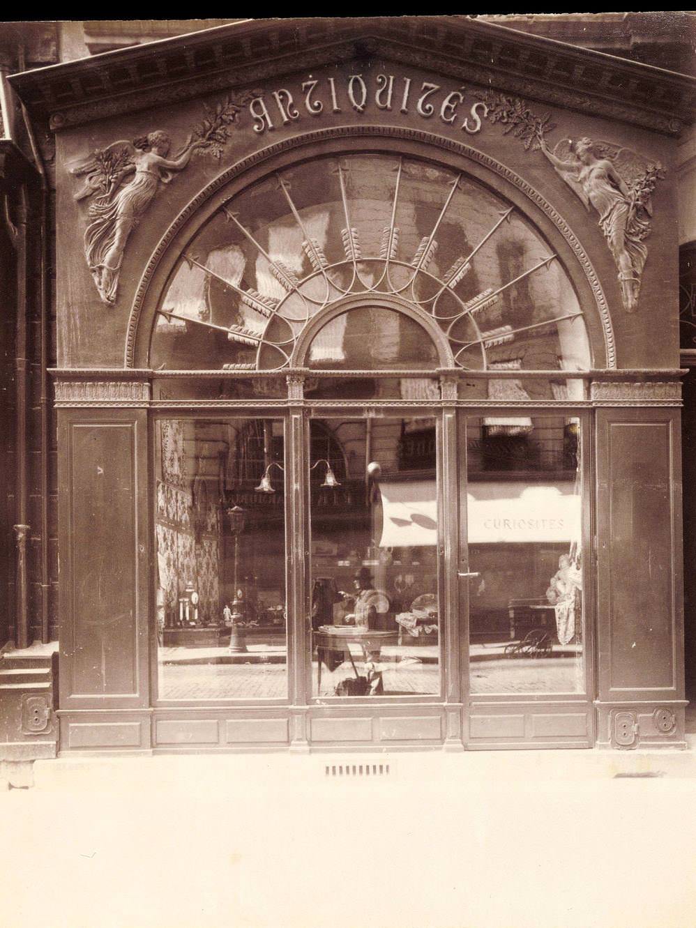 Antique Store, 21 Faubourg St.-Honore, 1902