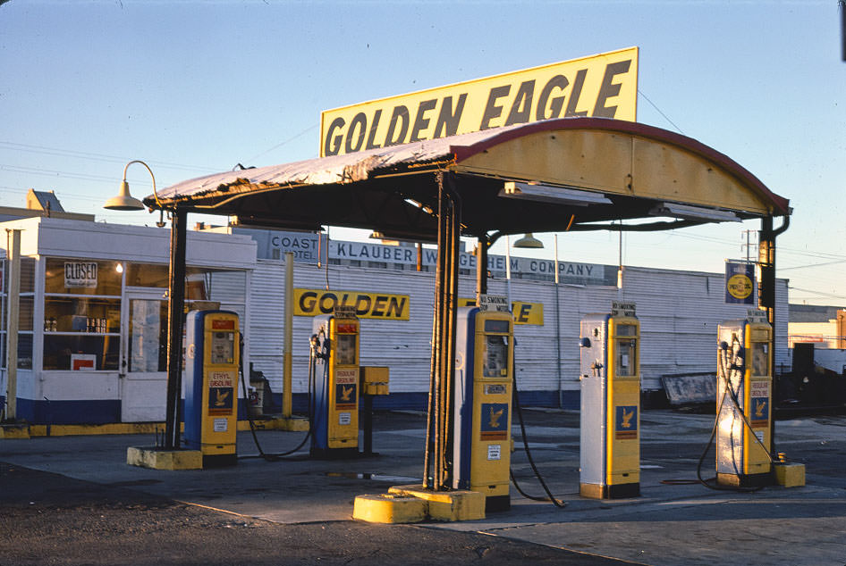 Golden Eagle Gas, San Diego, California, 1977