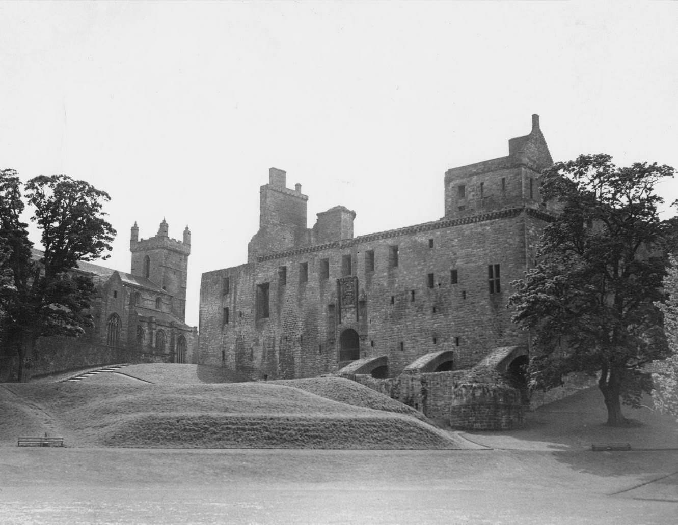 Linlithgoe Palace, Scotland, 1960.