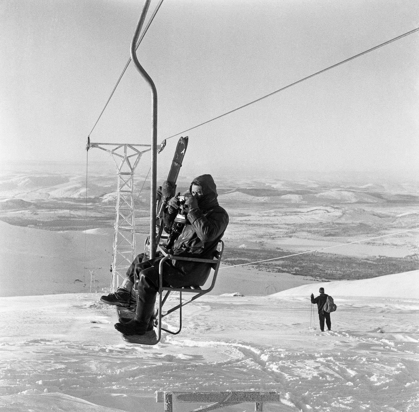 Skiers in the Cairngorms, a mountain range in the eastern Highlands of Scotland, 1962.
