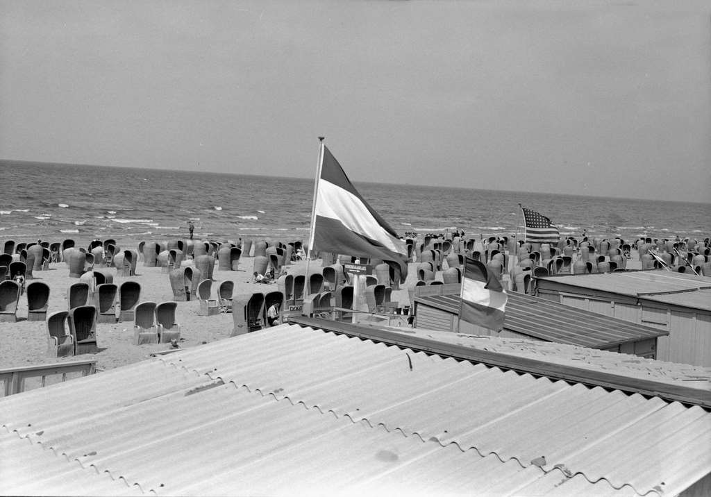 Beach of Scheveningen, 1954
