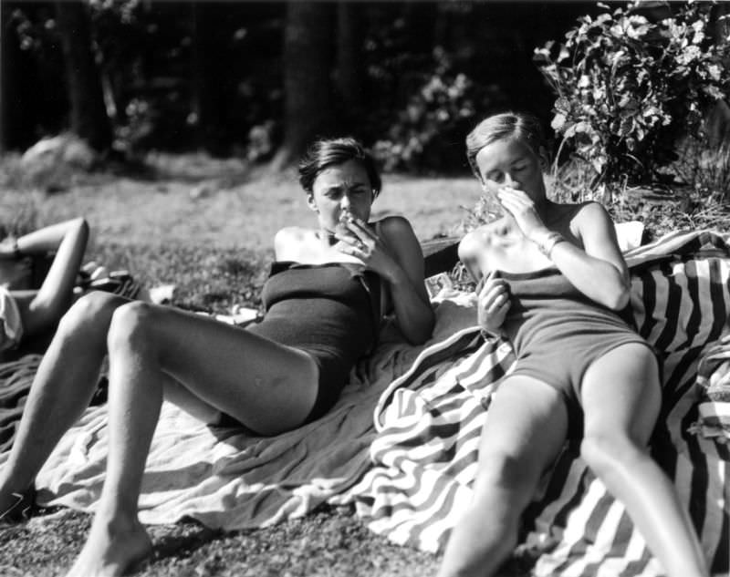 Annemarie Schwarzenbach with a friend in Potsdam, 1934