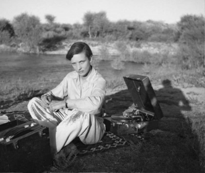 Annemarie Schwarzenbach, Picnic, 1930