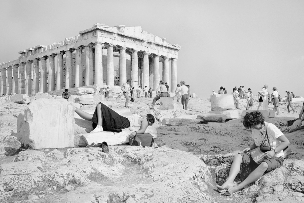 Stunning Photos of Tourists on Acropolis in Athens in the Early 1980s