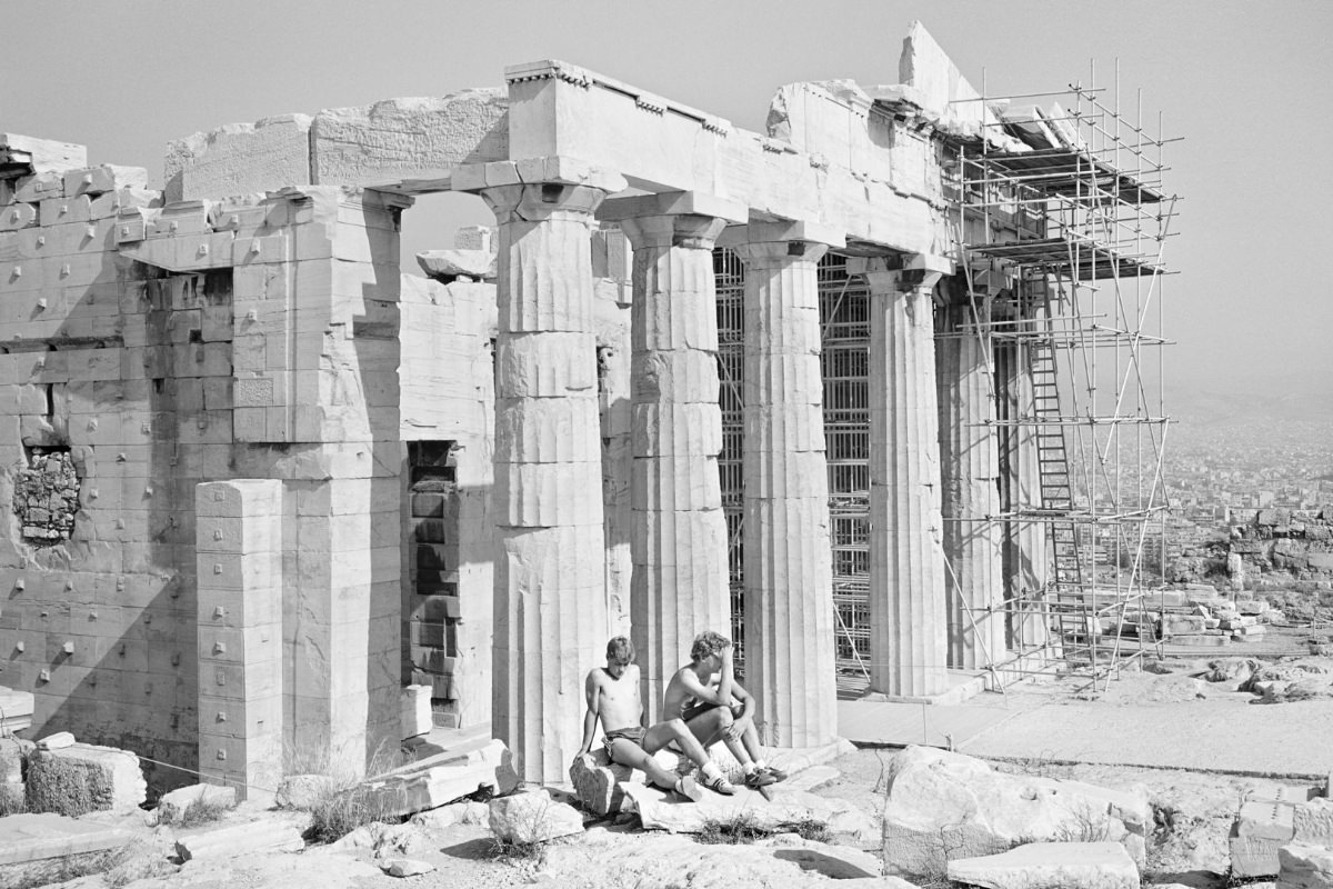 Stunning Photos of Tourists on Acropolis in Athens in the Early 1980s