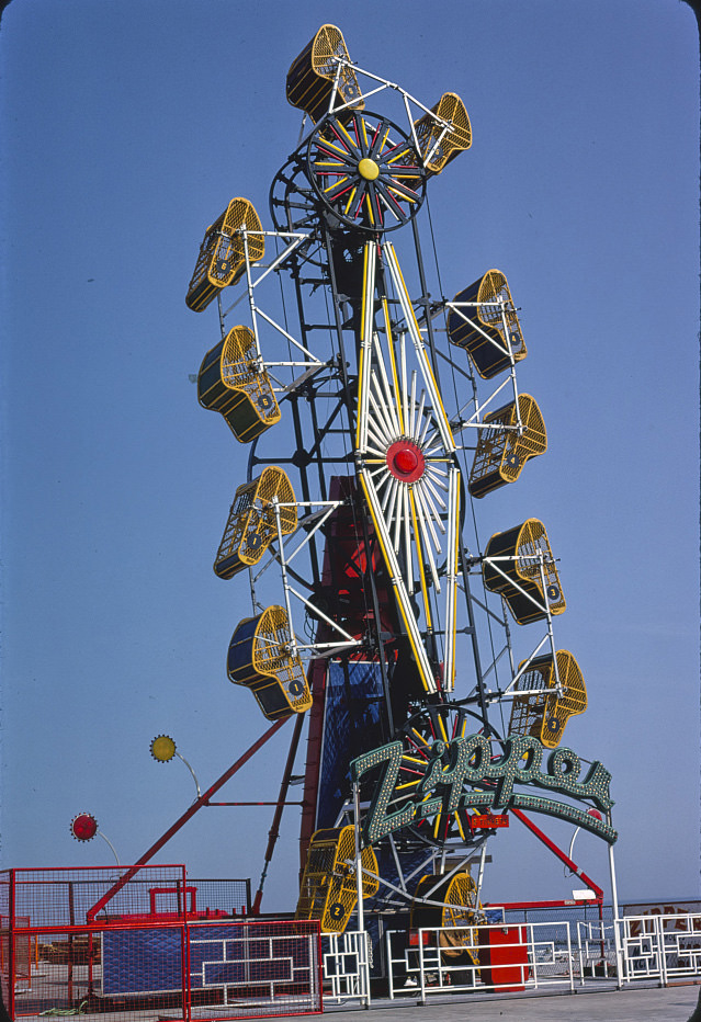 Zipper ride, Morey's Pier, Wildwood, New Jersey, 1978