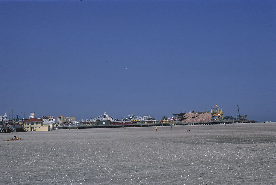 Hunt's Pier and Morey's Pier, Wildwood, New Jersey