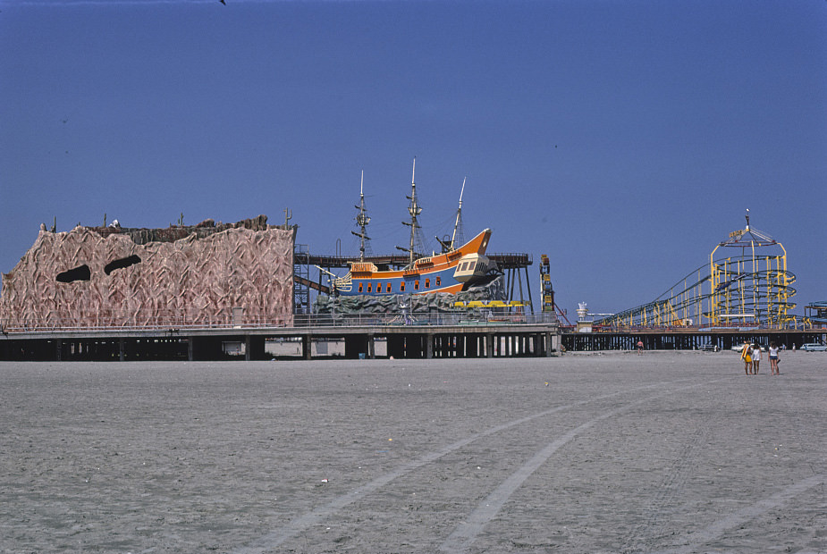 Hunt's Pier and Morey's Pier roller coaster, Wildwood, New Jersey, 1978