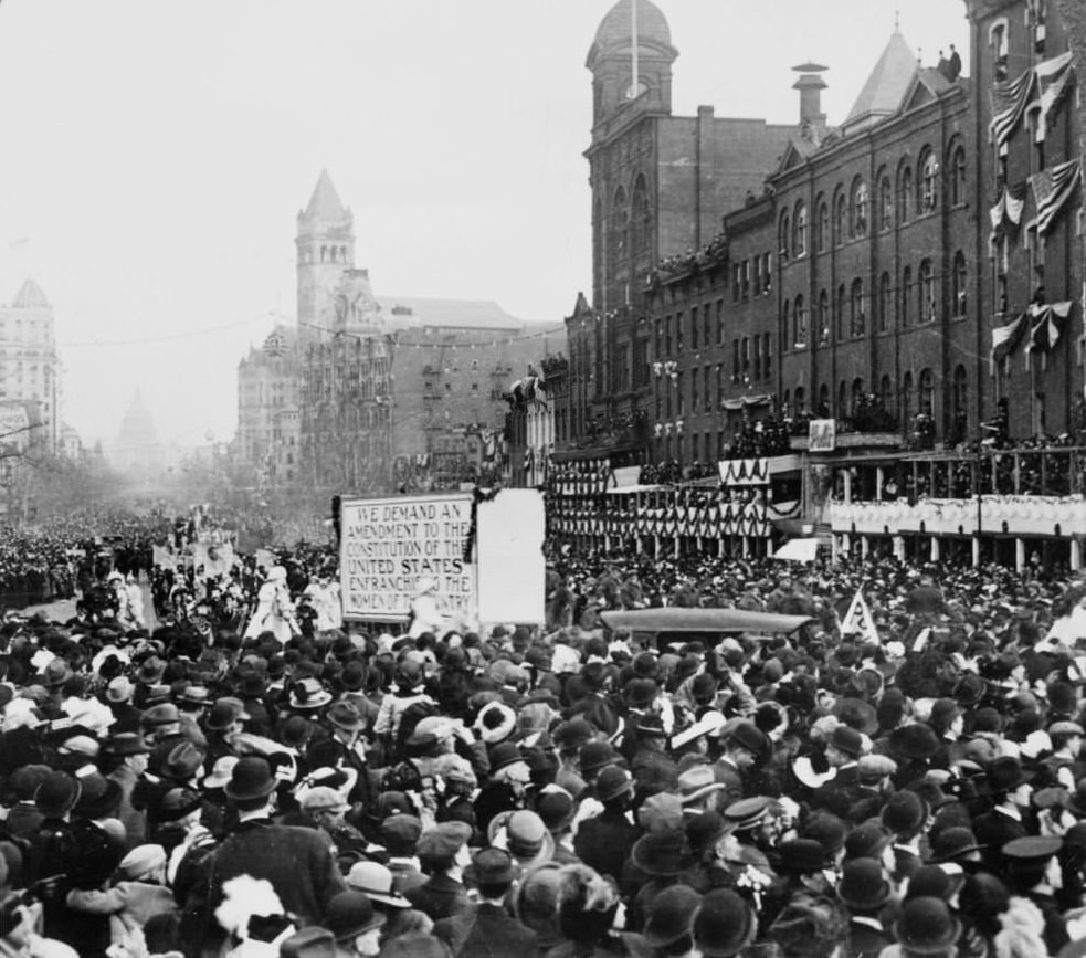Thousands of suffragettes at a suffrage parade on Pennsylvania Avenue, Washington DC, US, 3rd March 1913.