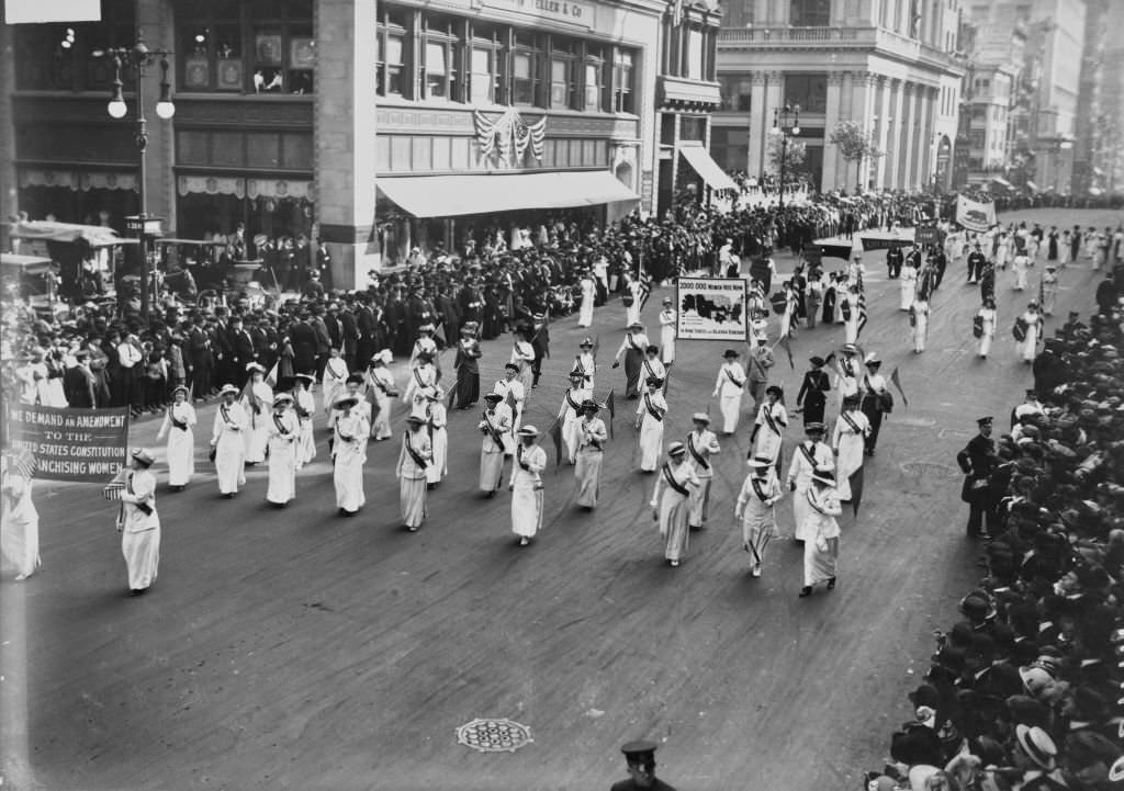 Suffragettes of the Congressional Union for Woman Suffrage marching during a parade, 1913