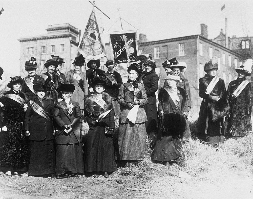 Lexington Group Suffrage Parade, 1913