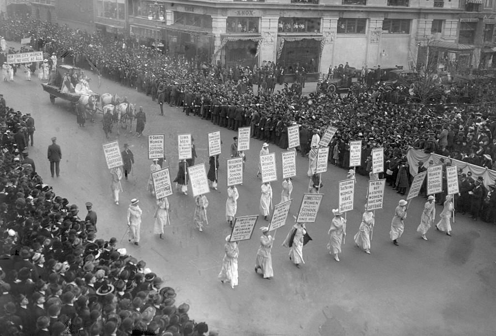A large parade in support for women's suffrage, 1913