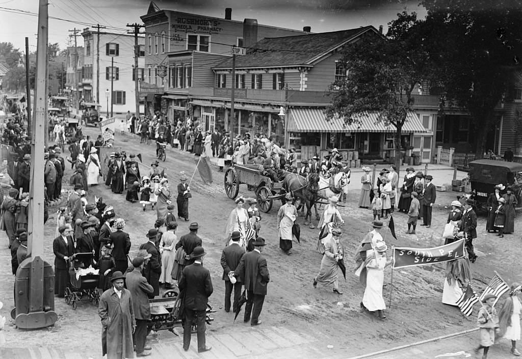 A women's suffrage parade in Mineola, Long Island, New York, May 24, 1913.