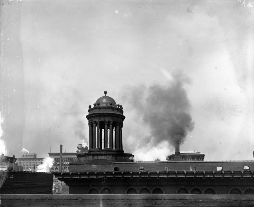 The Jaccard Building stood at the corner of Broadway and Locust Street, at 407 N. Broadway, 1907