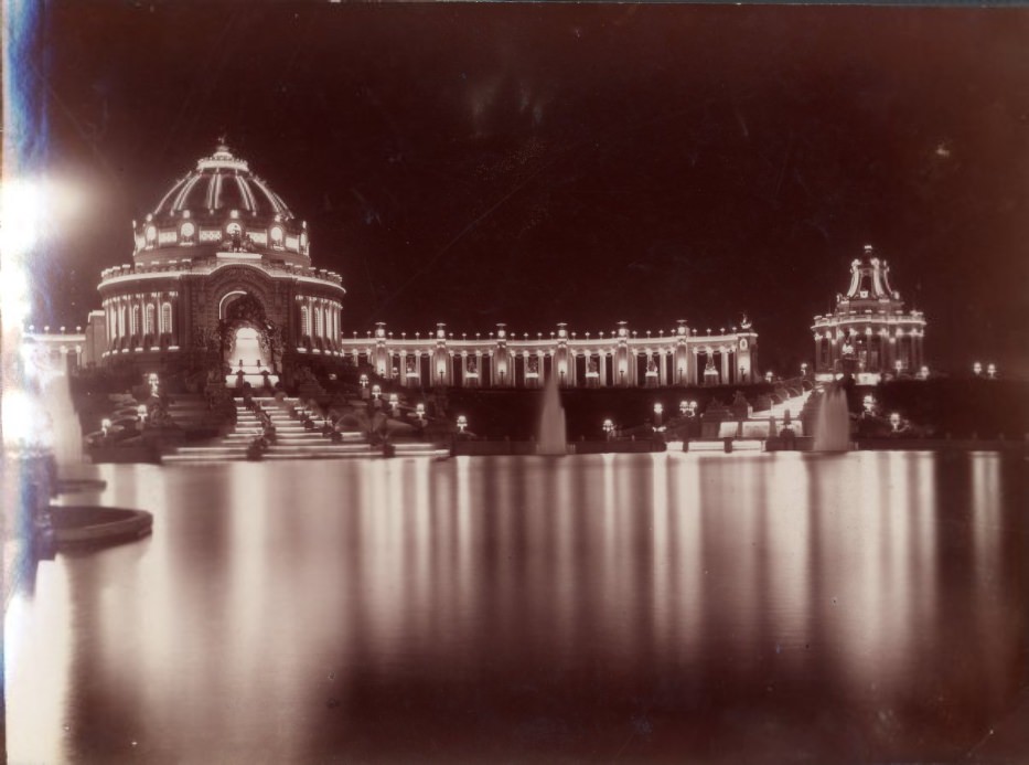 The Festival Hall on Art Hill in Forest Park at the 1904 World's Fair.