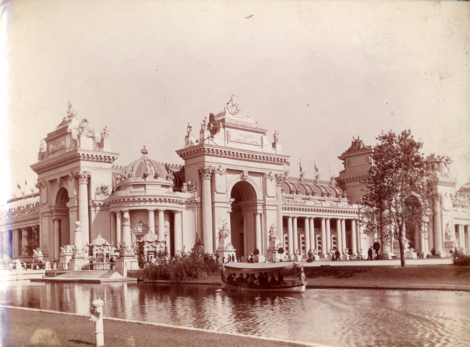 The Palace of Liberal Arts at the 1904 World's Fair.