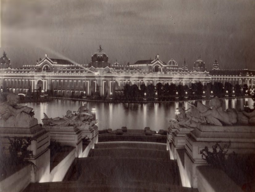 The Palaces of Electricity and Machinery at the 1904 World's Fair.