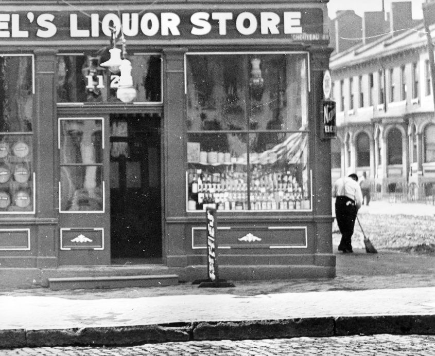 Store front of liquor store on Chouteau Avenue, 1903