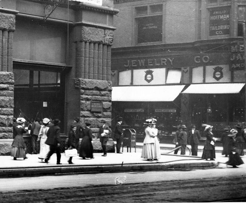 The Saint Louis Mercantile Library building in downtown St. Louis at Broadway and Locust Streets, 1903