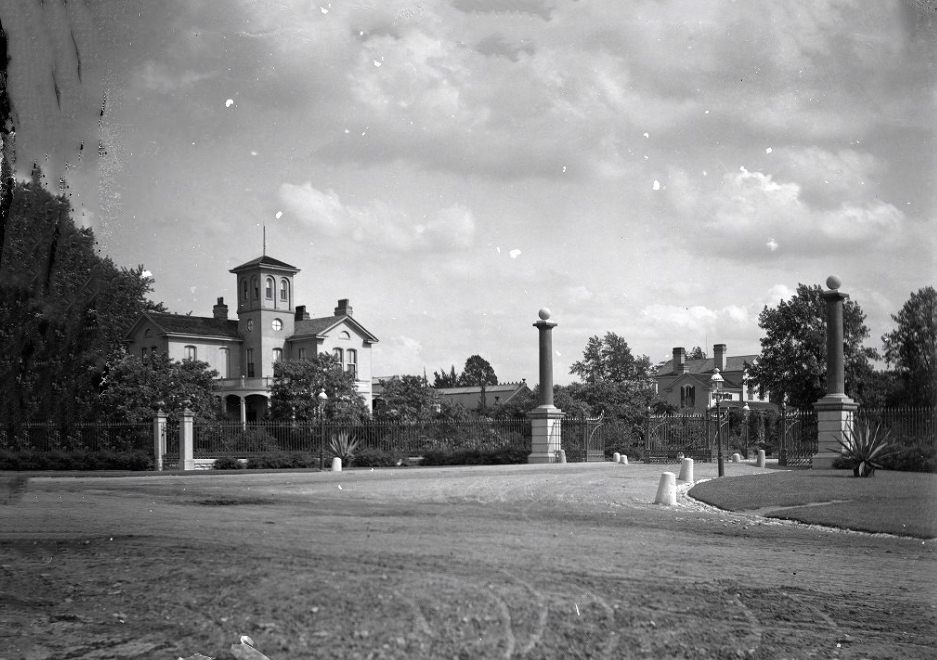 The entrances to Tower Grove Park in Saint Louis, Missouri, 1903
