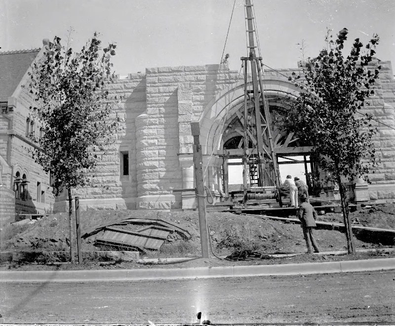 Construction progress on the Second Presbyterian Church in Saint Louis, Missouri, 1902