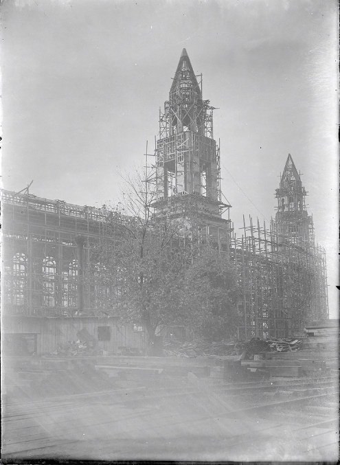 A construction site in Forest Park, Saint Louis, Missouri, 1903