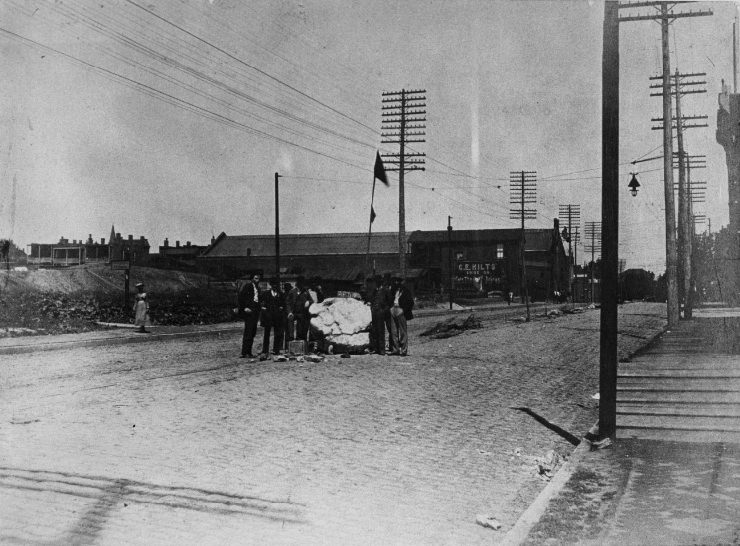 North Broadway Street, 1900